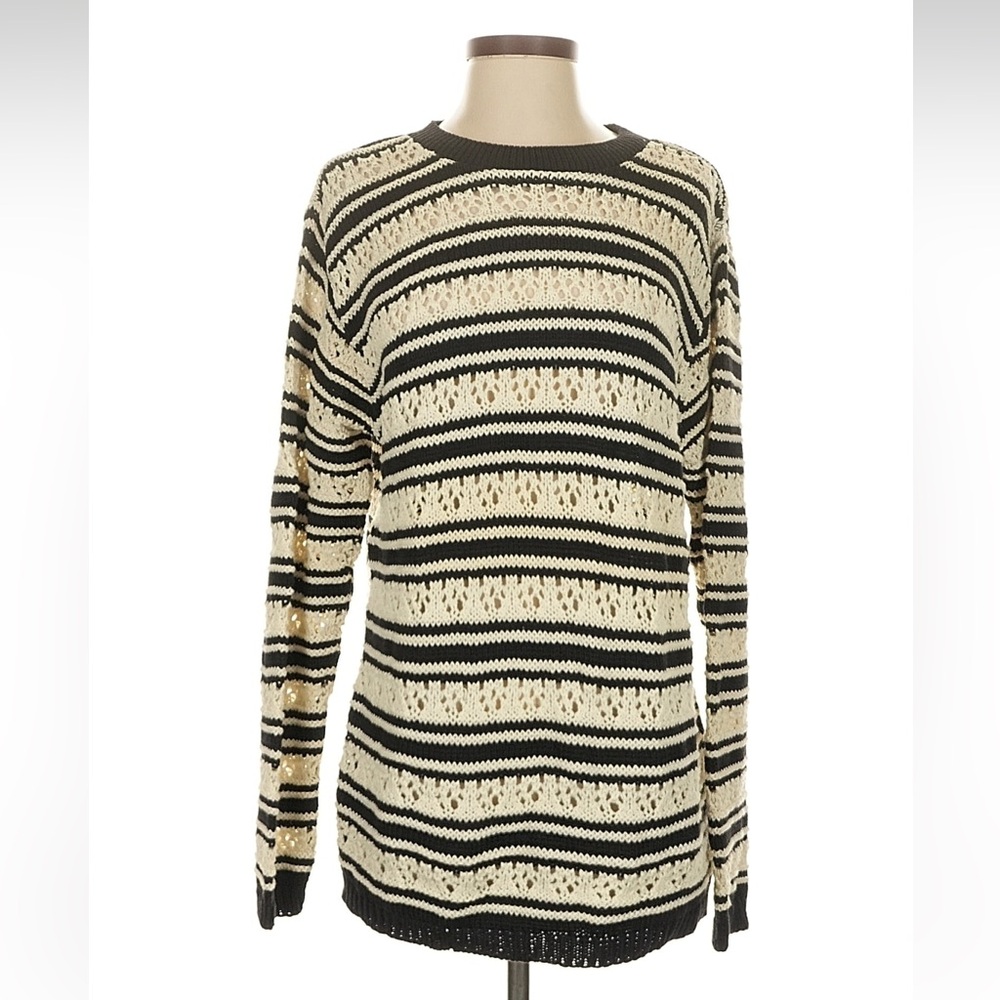 Liz & Co. Black and White Knit Top